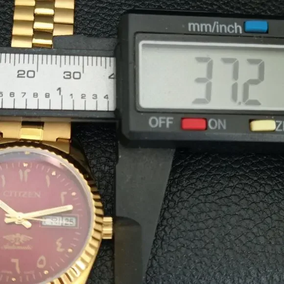 Vintage 1985 Citizen Automatic Mens Gold Watch W/daydate & Red accents - Picture 7 of 10